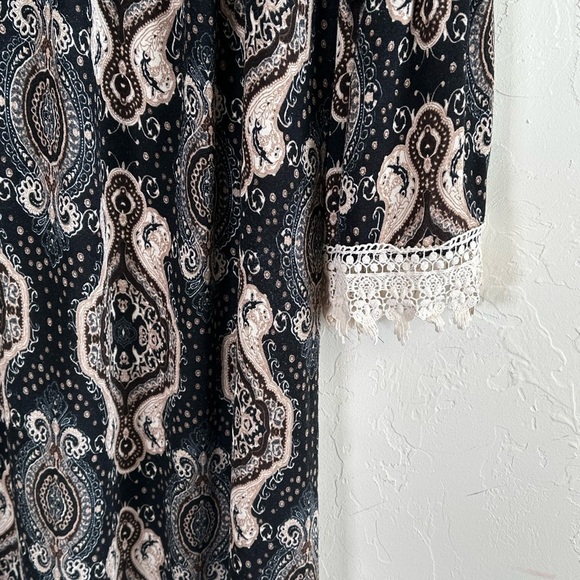 Paisley Renaissance Tunic with Bell Sleeves and Crochet Lace Trim Sz XL - Picture 2 of 11